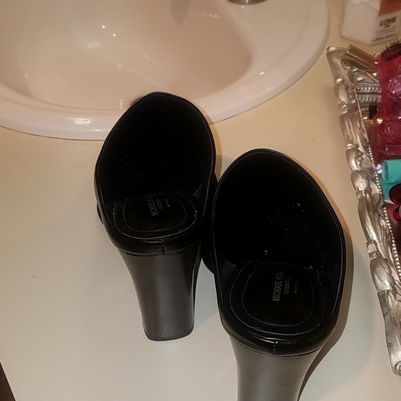 Shoes - Picture 4 of 4